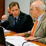 O deputado Leonardo Quintão, relator da MP 791 e o presidente da comissão mista, senador Lasier Martins. Foto: Roque de Sá/ Agência Senado.