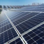 usina-de-energia-alternativa-com-paineis-solares