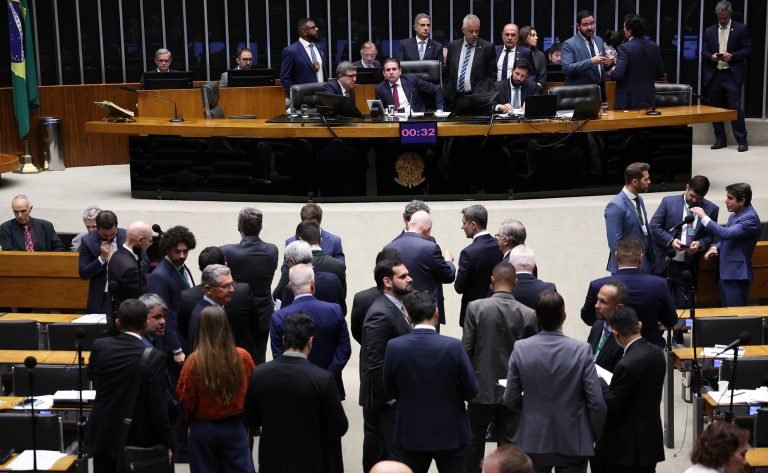 Câmara aprova política nacional para minerais críticos